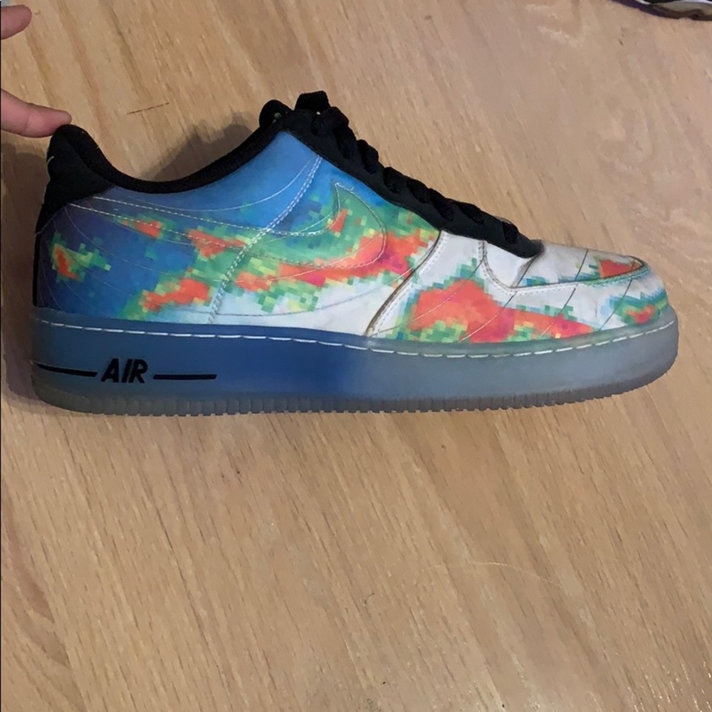 Mike Air Force One Low’s- Weatherman.